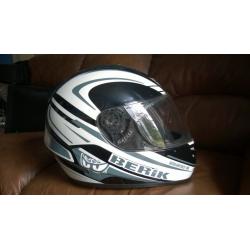 Berik helmet