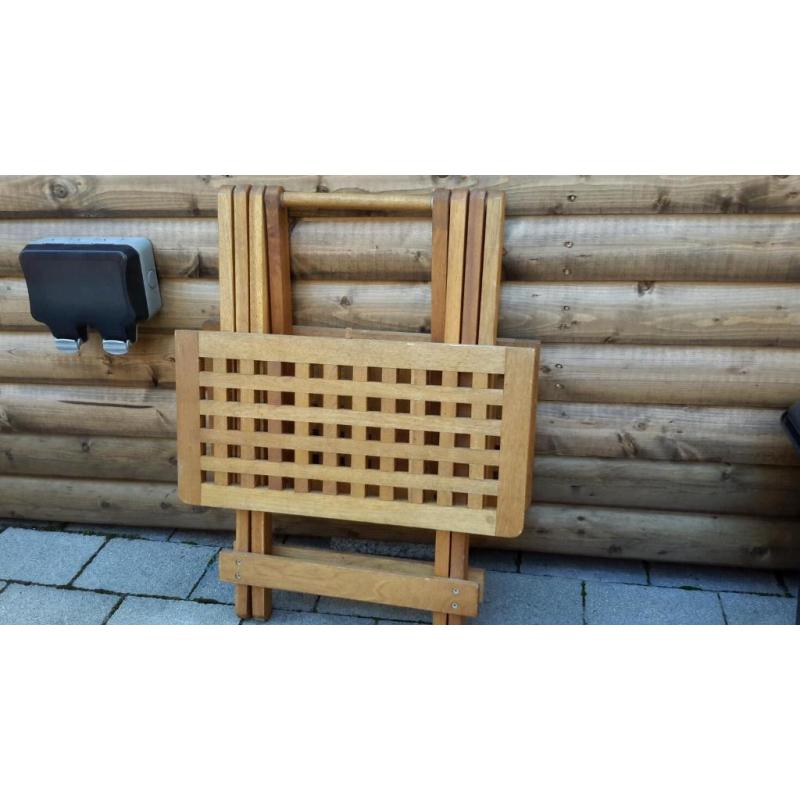 Picnic table