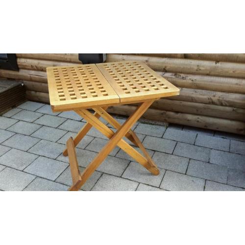Picnic table