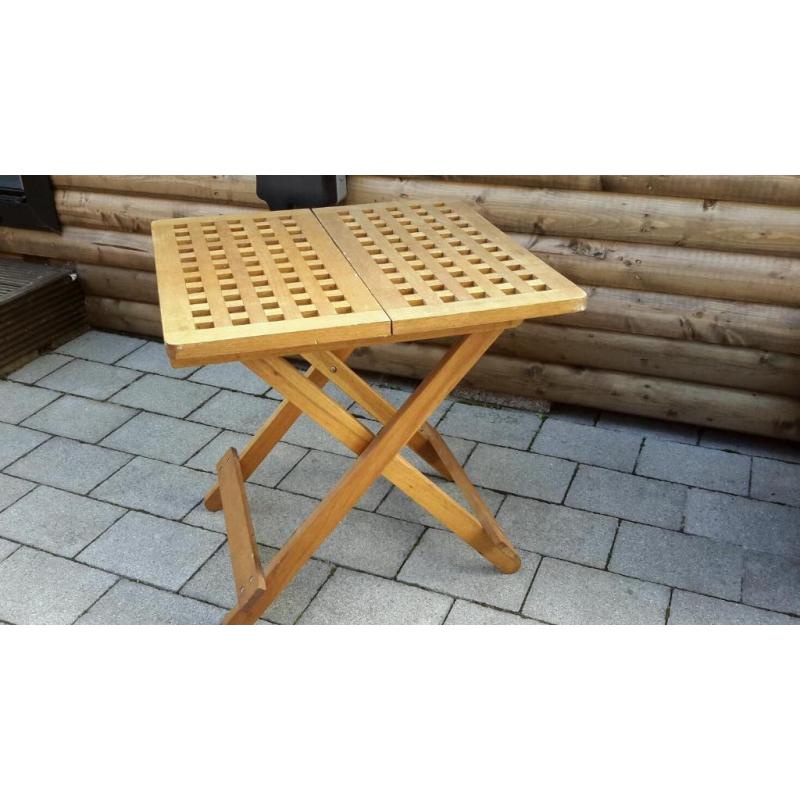 Picnic table