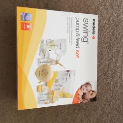 Medela Swing Pump and Feed Set
