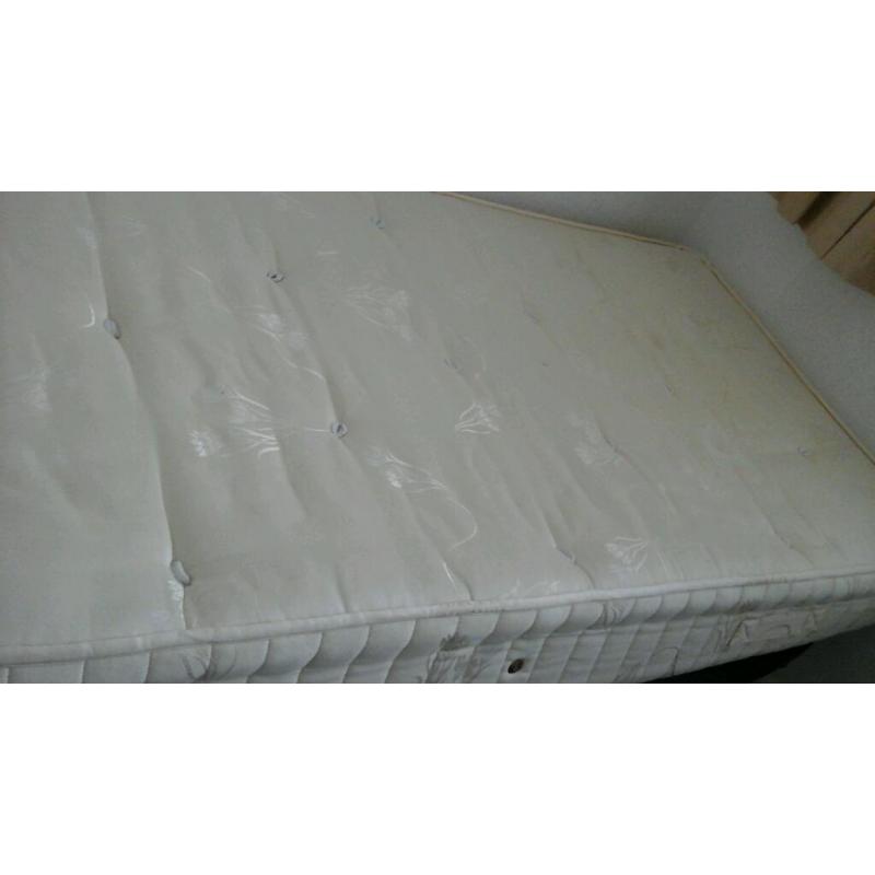 Single bed with two drawers