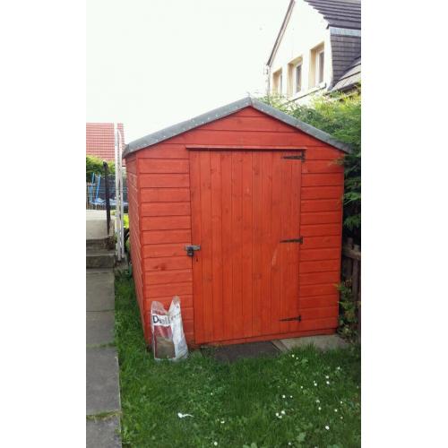 Hut shed 8x6