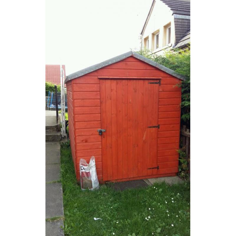 Hut shed 8x6
