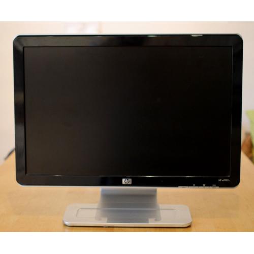 HP w1907s 19" LCD TFT flatscreen monitor with power and VGA cables