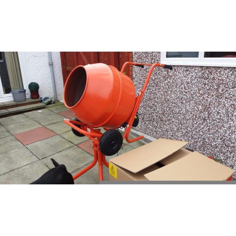 Concrete mixer/cement mixer 137ltr