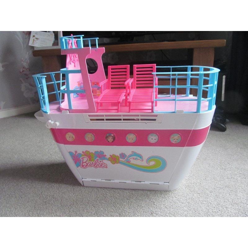 Barbie cruise ship, vending machine and wardrobe
