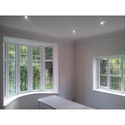 Decorator / Wallpaper Hanger available. All Glasgow areas covered. Fantastic rates.