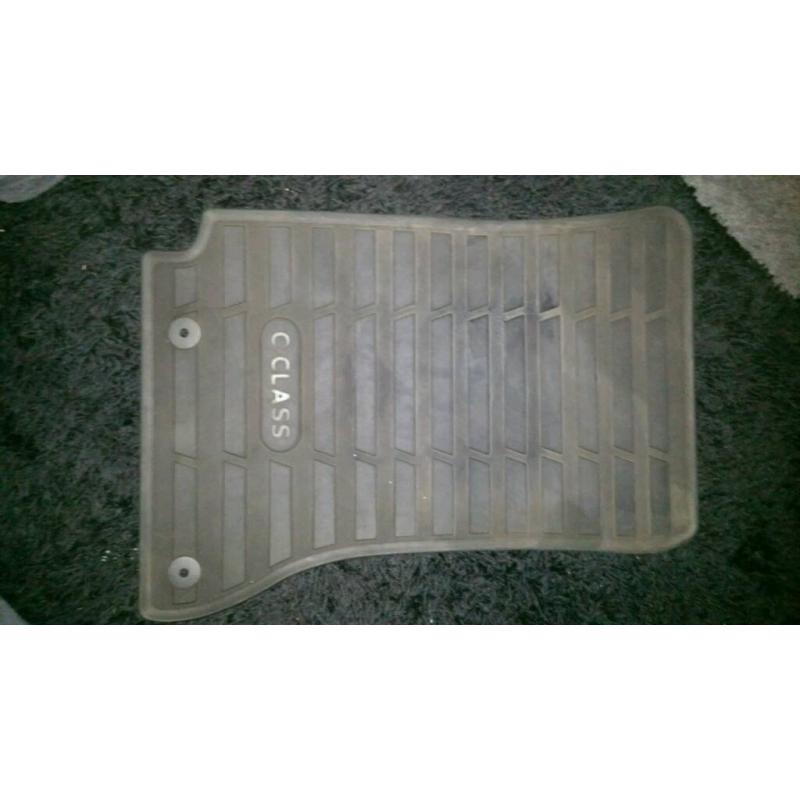 W204 rubber mats