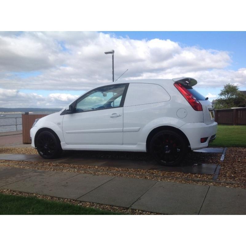 Ford Fiesta van