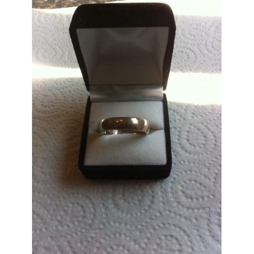 Wedding band. Gents