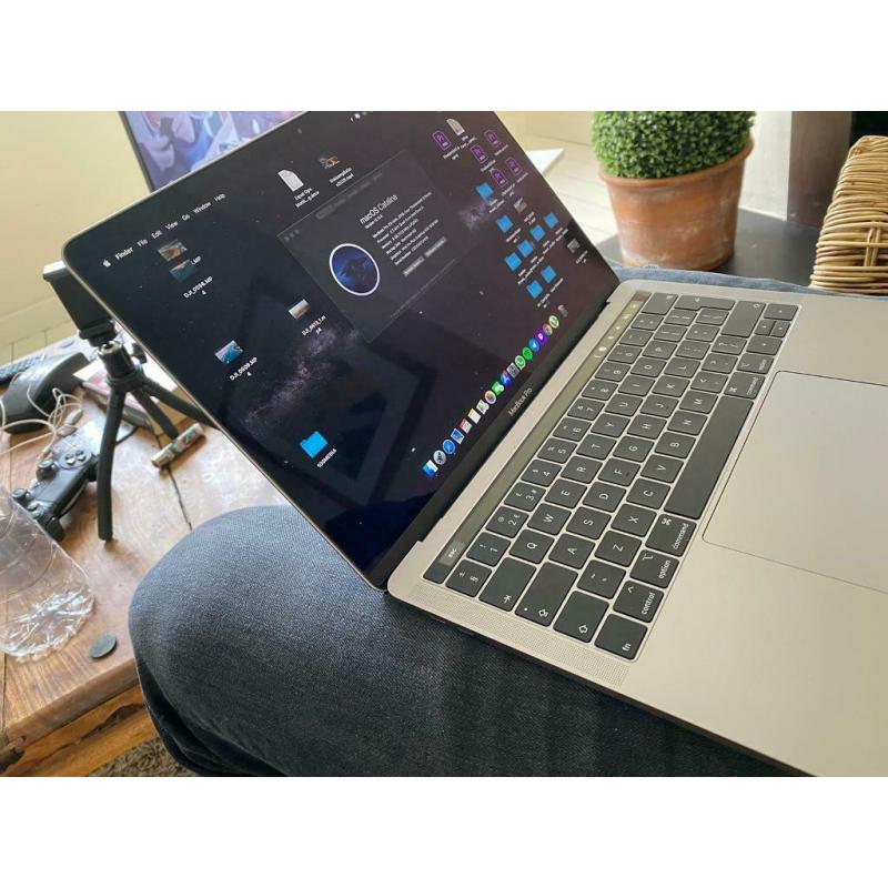 MacBook Pro 13inch 2018 512gbs i5 2.3Ghz perfect condition