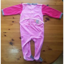 Baby clothes 6 to 9 months