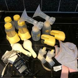 Medela Mini Electric Double Breast Pump & accessories