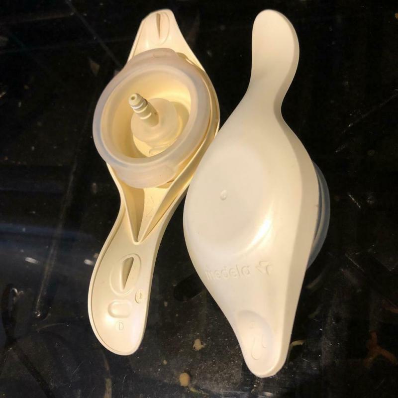 Medela Mini Electric Double Breast Pump & accessories
