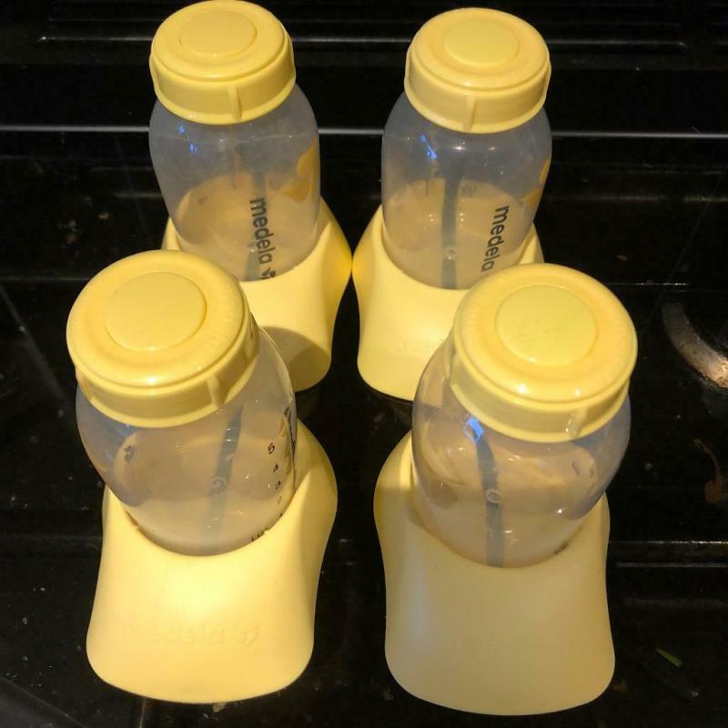 Medela Mini Electric Double Breast Pump & accessories