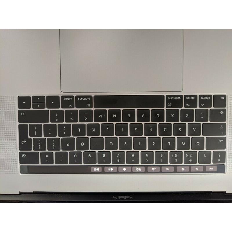 Apple Macbook Pro 15in Retina Touch bar 2017 2.8Ghz i7 16GB 250gb SSD