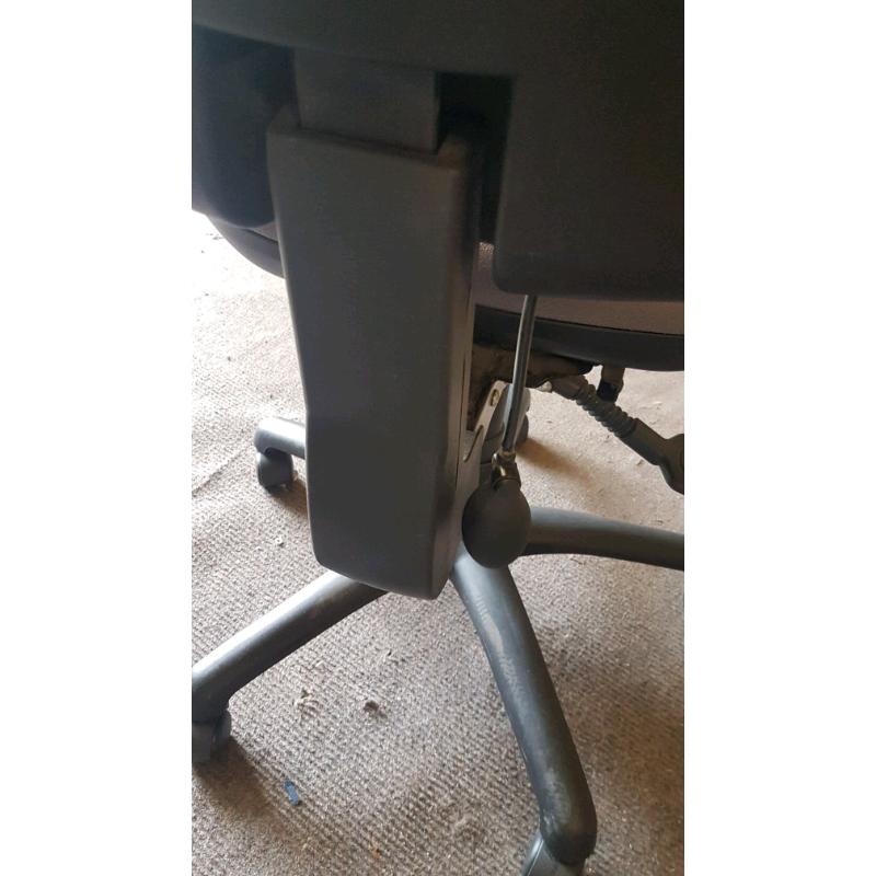 Good Quality fully ergonomic Office Swivel Chairs By Senetar Torasen