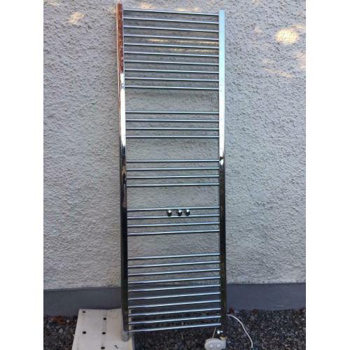 Tall chrome towel radiator