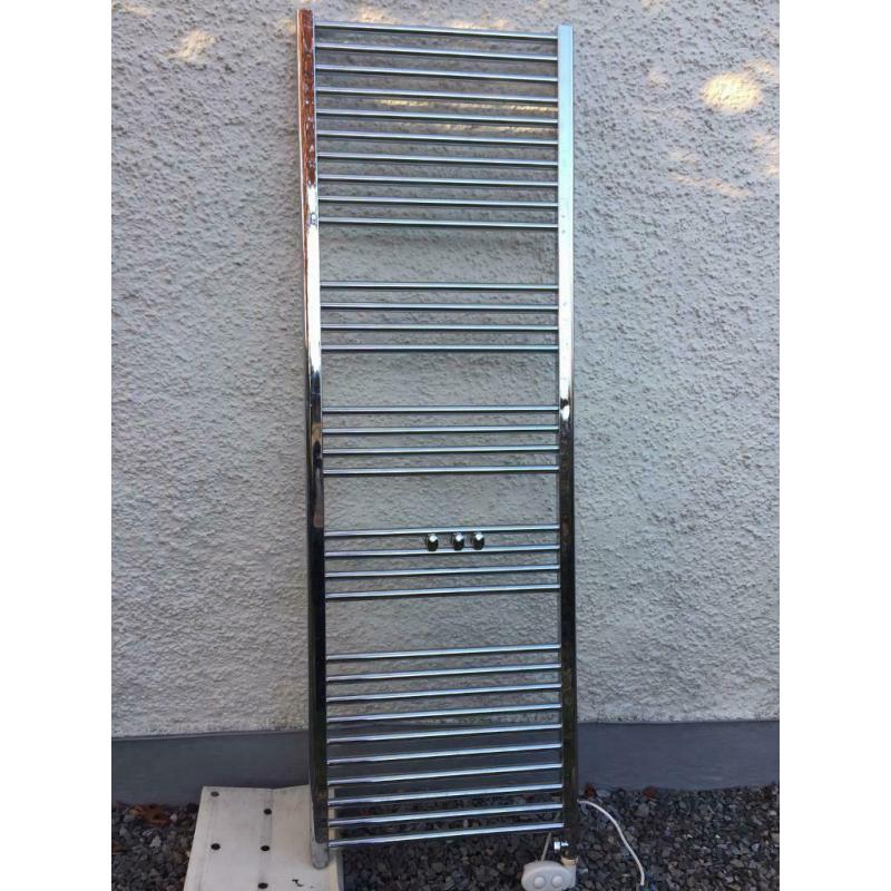 Tall chrome towel radiator