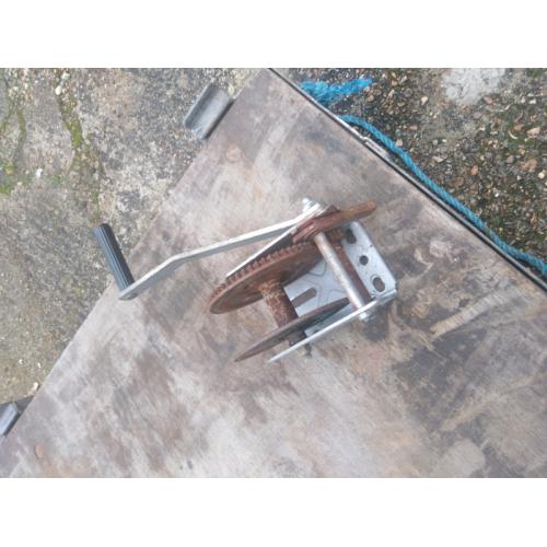 Hand winch