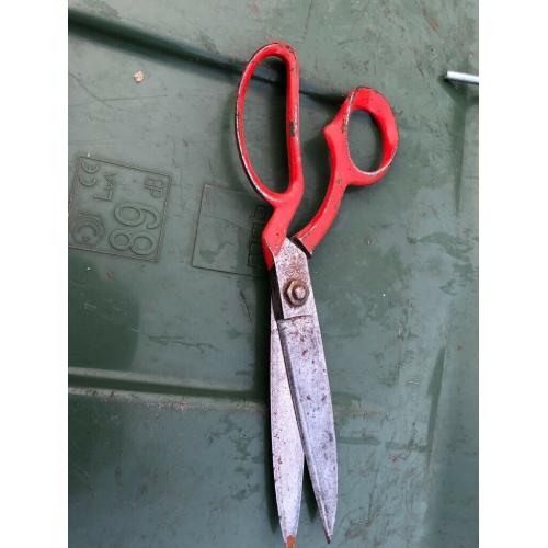 CARPET SCISSORS