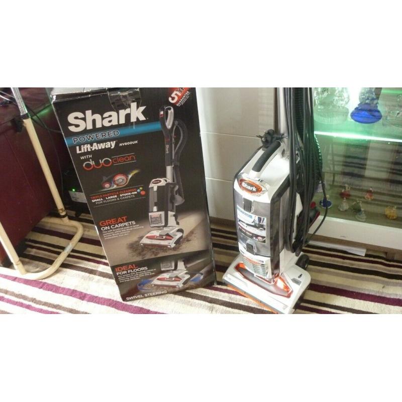 SHARK VACUM CLEANER