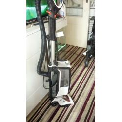 SHARK VACUM CLEANER