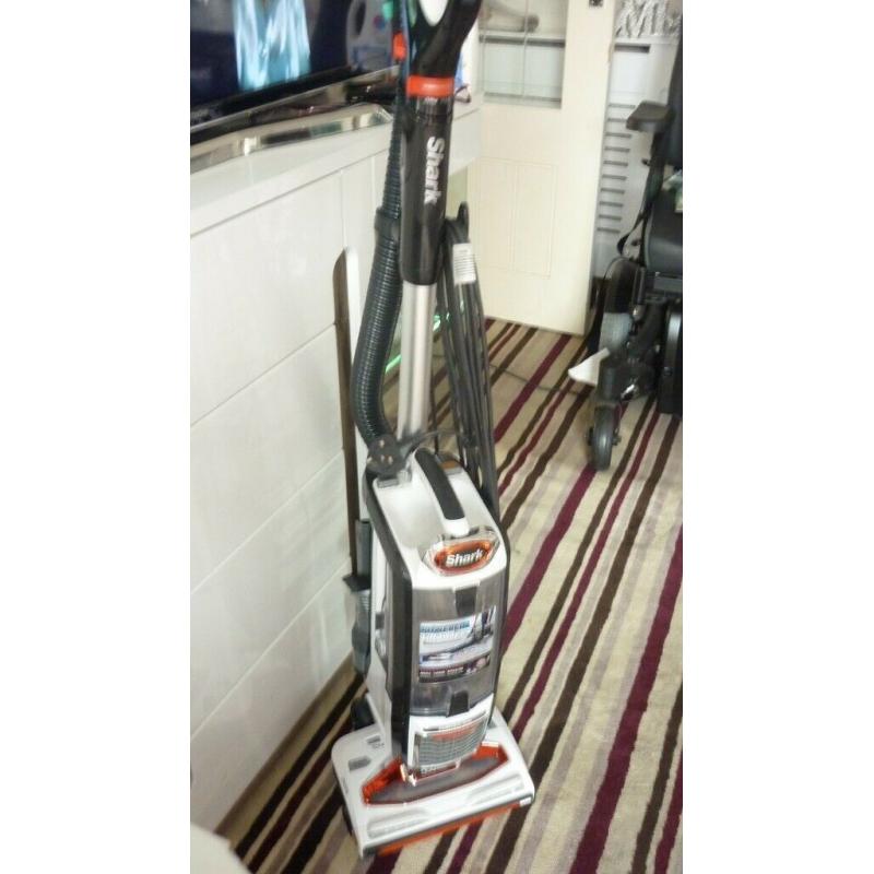 SHARK VACUM CLEANER