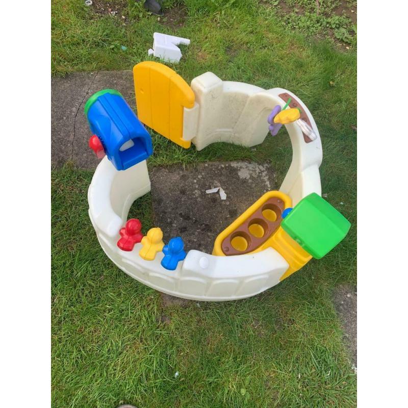 Under 4 playhouse
