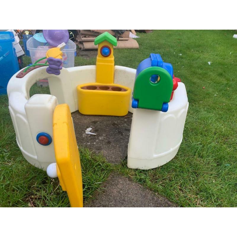 Under 4 playhouse