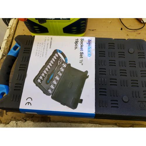 Socket set 1/2 inch drive 8mm to 32mm