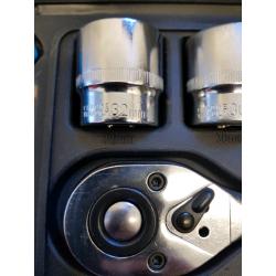 Socket set 1/2 inch drive 8mm to 32mm