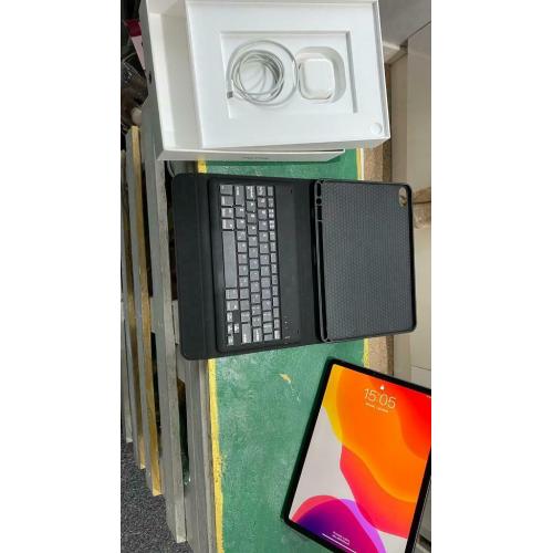 IPad Pro 11 WiFi+cellular keyboard and smart folio case