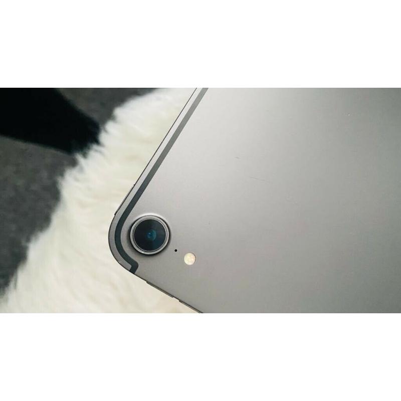 IPad Pro 11 WiFi+cellular keyboard and smart folio case