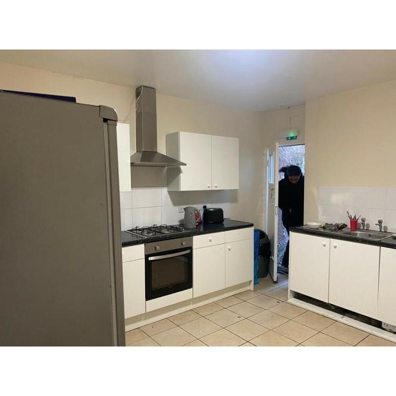 Liverpool - Readymade 6 Bed HMO - Click for more info