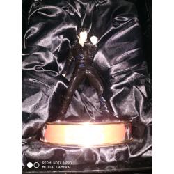 Royal Doulton Limited edition Elvis'stand up'ep2 figurine
