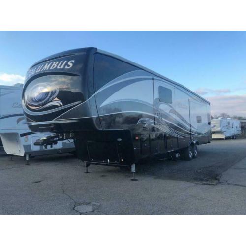 Columbus 377MB 5th Wheel American Caravan 4 Slides Showmans Trailer Static RV