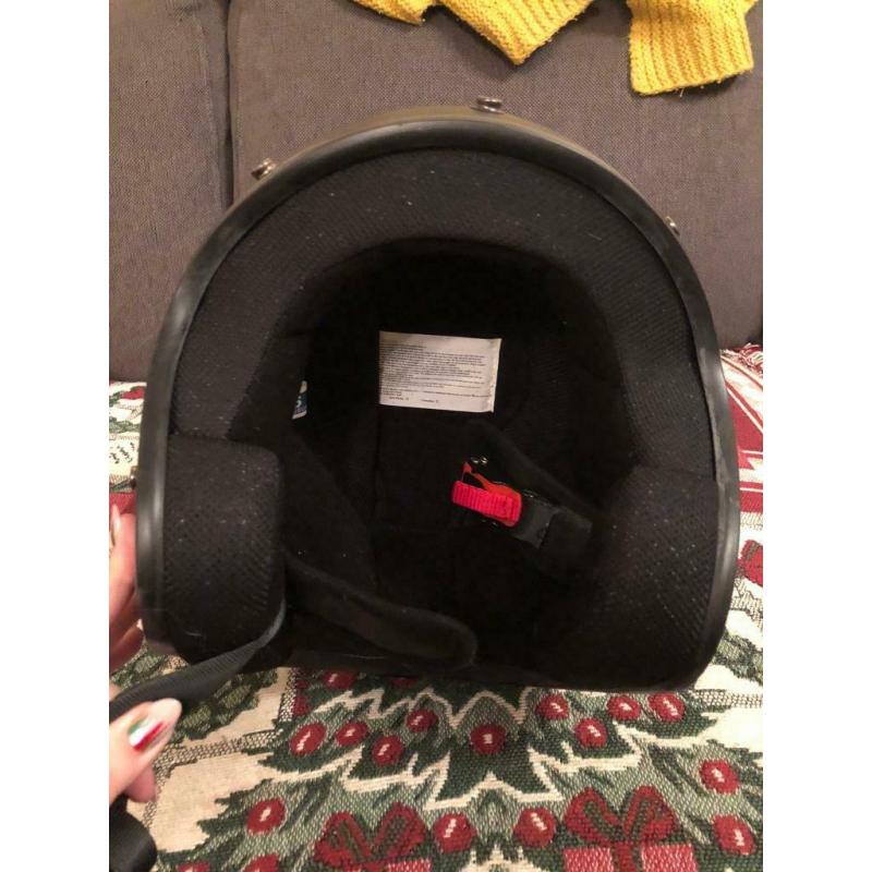 Motorcycle helmet