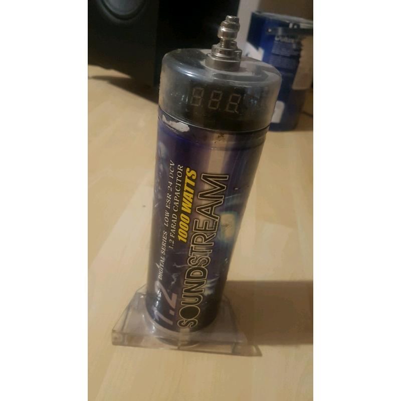 Car audio capacitor