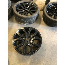 Genuine Range Rover 22? alloy wheels and BRAND NEW TYRES