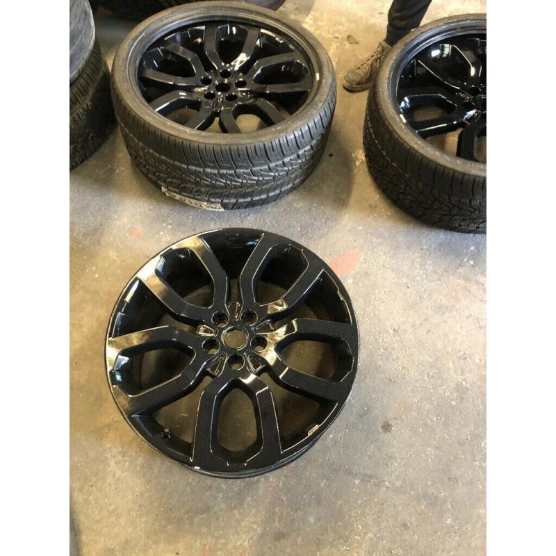 Genuine Range Rover 22? alloy wheels and BRAND NEW TYRES