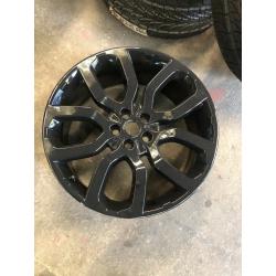 Genuine Range Rover 22? alloy wheels and BRAND NEW TYRES