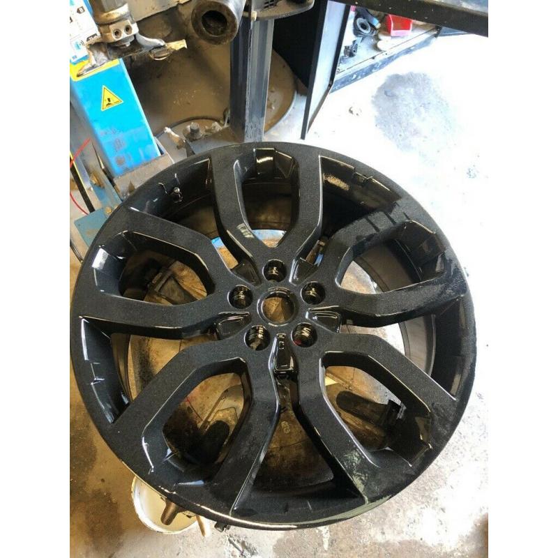 Genuine Range Rover 22? alloy wheels and BRAND NEW TYRES