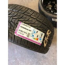 Genuine Range Rover 22? alloy wheels and BRAND NEW TYRES