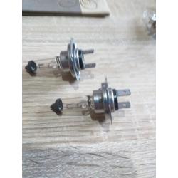 A pair of new good quality H7 12-volt 80 watt headlight bulb