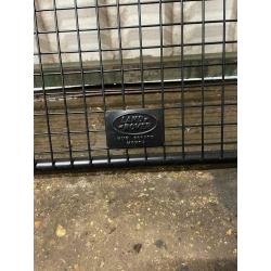 Land Rover Discovery 3 / 4 Dog Guard