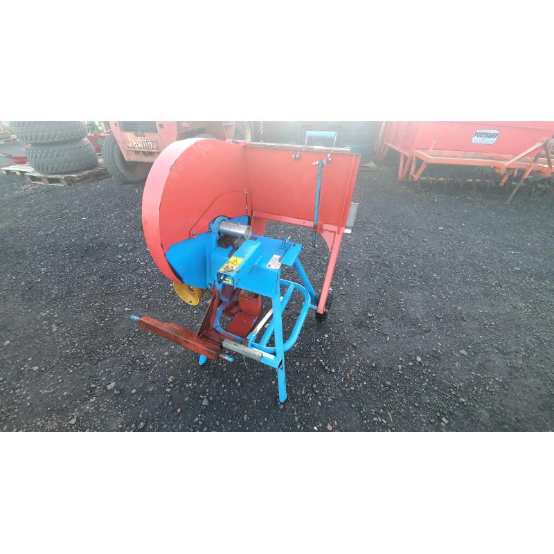 Tractor three point linkage pto driven saw bench sliding table