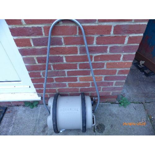 Aquaroll fresh water carryer