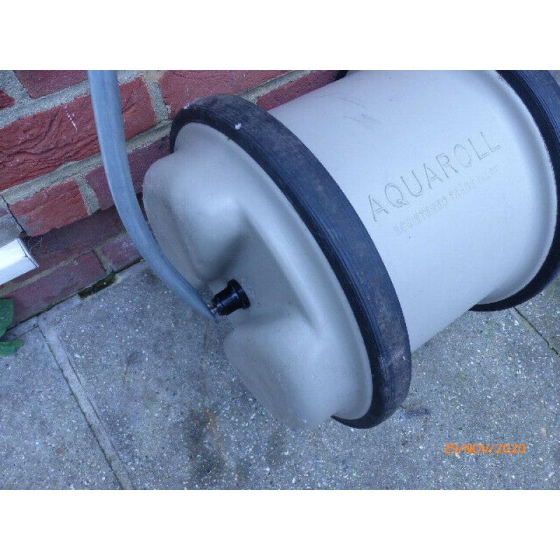 Aquaroll fresh water carryer